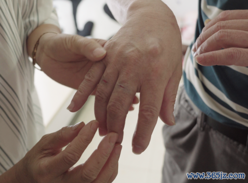 配资实力股票配资平台 你的智能门锁会“咬手”吗？关注便捷背后的安全隐忧